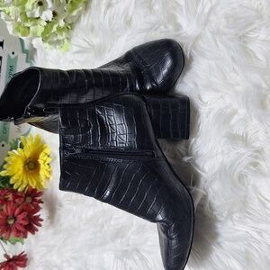 Black Ankle Boots, Gator Design, Size 6, Time And Tru Brand